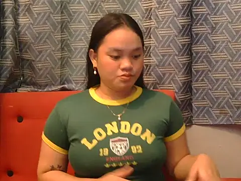 Snapshot of prettykrysgirl chatting on June 25, 8:08 am prettykrysgirl online show from June 25, 8:08 am