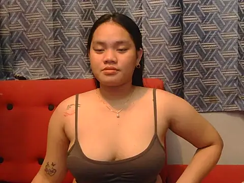 Snapshot of prettykrysgirl chatting on July 2, 7:47 am prettykrysgirl online show from July 2, 7:47 am