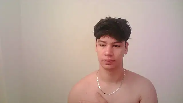 Snapshot of zeus_181 chatting on April 21, 1:17 pm zeus 181 online show from April 21, 1:17 pm