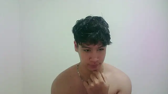 Snapshot of zeus_181 chatting on April 30, 1:01 am zeus 181 online show from April 30, 1:01 am