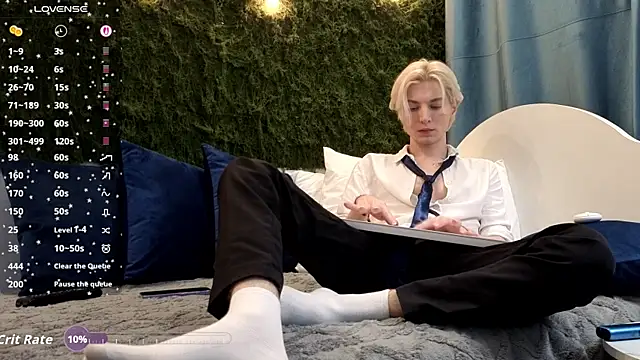 fiachand online show from November 30, 7:51 pm