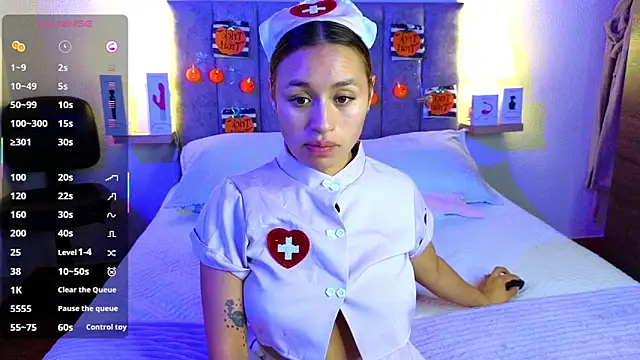 juliana-mancini online show from October 30, 6:19 pm