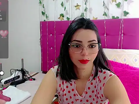 sara arias00 online show from October 13, 1:44 pm