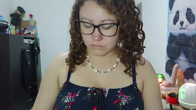 Snapshot of greeneyes_nurse chatting on May 29, 1:14 am greeneyes nurse online show from May 29, 1:14 am