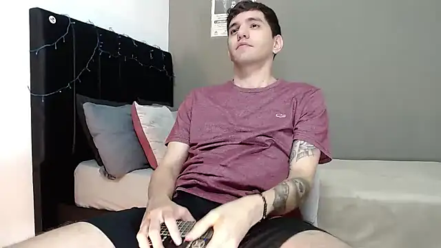 Matteo12  online show from December 16, 4:28 am