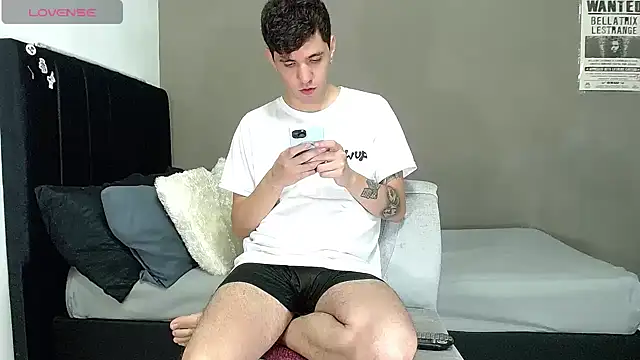 Matteo12  online show from March 24, 4:39 am