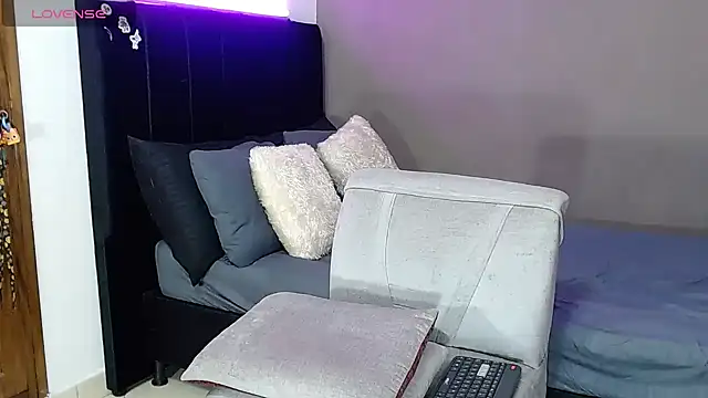 Matteo12  online show from April 9, 6:19 am