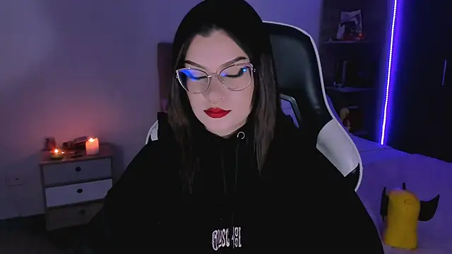 OphelianaRose33 online show from October 9, 9:35 pm