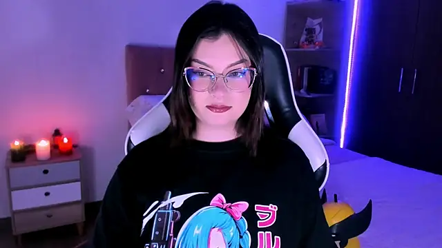 OphelianaRose33 online show from November 30, 9:19 pm