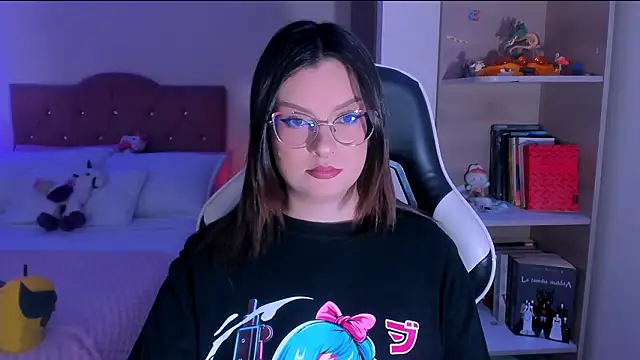 OphelianaRose33 online show from February 13, 10:39 pm