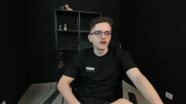 FelixStarkk online show from May 7, 5:46 am