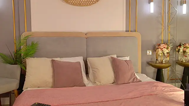 LanaElise online show from November 23, 5:29 am