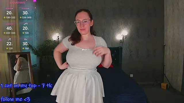 Snapshot of ellie_coy_ chatting on May 21, 1:40 pm ellie coy online show from May 21, 1:40 pm