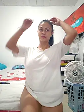 Snapshot of daliataleboficiall chatting on October 7, 7:44 pm daliataleboficiall online show from October 7, 7:44 pm