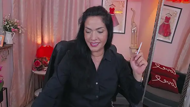 Snapshot of MyLovOne chatting on October 6, 10:34 am MyLovOne online show from October 6, 10:34 am