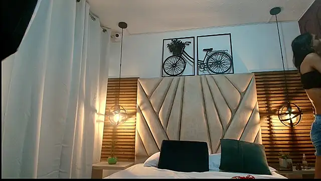 Snapshot of Cinthiabaker chatting on September 12, 11:21 am Cinthiabaker online show from September 12, 11:21 am