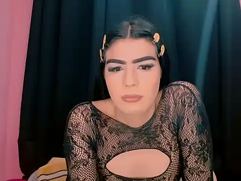 Snapshot of _crystal23_ chatting on September 30, 11:32 pm  crystal23  online show from September 30, 11:32 pm