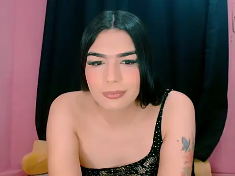 Snapshot of _crystal23_ chatting on October 18, 4:48 am  crystal23  online show from October 18, 4:48 am