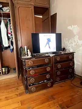 Snapshot of tbp96 chatting on September 11, 5:35 pm tbp96 online show from September 11, 5:35 pm