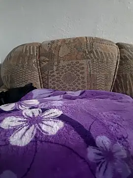 Golonzo1996 online show from April 2, 7:50 am