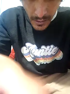 Golonzo1996 online show from April 13, 9:48 am