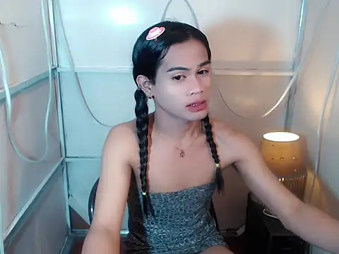 Snapshot of bellalot chatting on February 24, 11:03 pm bellalot online show from February 24, 11:03 pm