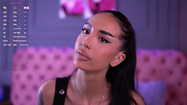 KimNatty online show from May 12, 7:05 am