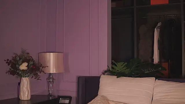 Monique Celeste online show from May 29, 4:32 am