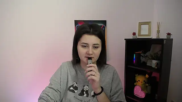 Snapshot of Katrin_kiss_ chatting on October 26, 12:44 pm Katrin kiss online show from October 26, 12:44 pm