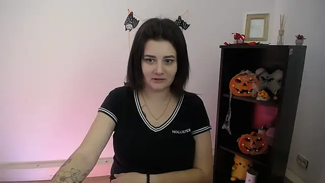 Snapshot of Katrin_kiss_ chatting on November 3, 1:34 pm Katrin kiss online show from November 3, 1:34 pm