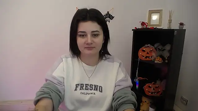 Snapshot of Katrin_kiss_ chatting on November 6, 1:45 pm Katrin kiss online show from November 6, 1:45 pm