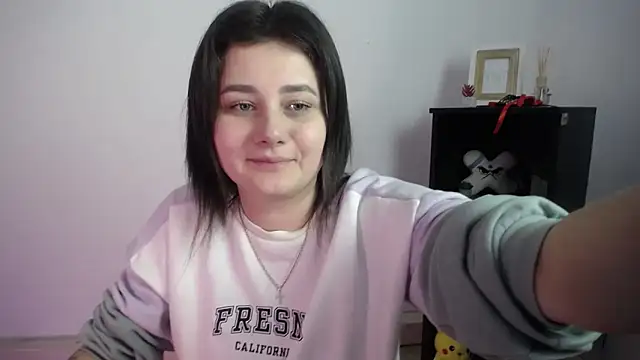 Snapshot of Katrin_kiss_ chatting on November 17, 1:17 pm Katrin kiss online show from November 17, 1:17 pm