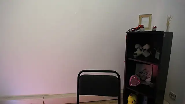 Snapshot of Katrin_kiss_ chatting on January 15, 1:05 pm Katrin kiss online show from January 15, 1:05 pm