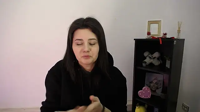 Snapshot of Katrin_kiss_ chatting on February 5, 1:27 pm Katrin kiss online show from February 5, 1:27 pm