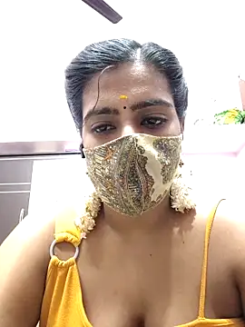 Snapshot of Tamil-Meenu12 chatting on September 17, 6:48 am Tamil-Meenu12 online show from September 17, 6:48 am