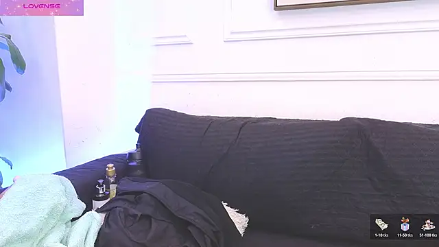 Daisy Price online show from February 19, 11:39 am