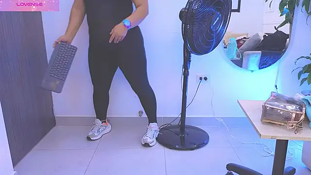 Daisy Price online show from March 14, 10:53 am