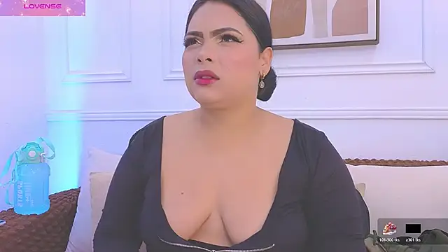 Daisy Price online show from March 30, 11:22 am