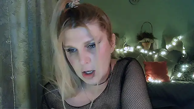 Snapshot of TsPostophere chatting on February 2, 1:41 pm TsPostophere online show from February 2, 1:41 pm