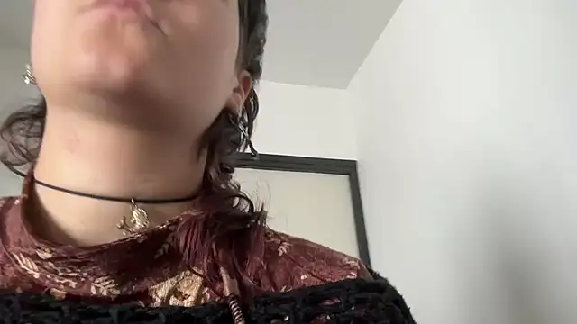 NIQUE TARAXX online show from September 29, 11:37 am