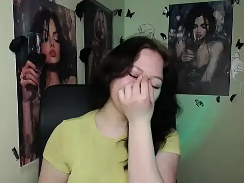 LadyAlice  online show from April 10, 6:07 am