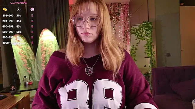 Morvelyn online show from February 23, 8:06 pm