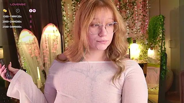 Snapshot of Morvelyn chatting on March 20, 9:41 pm Morvelyn online show from March 20, 9:41 pm