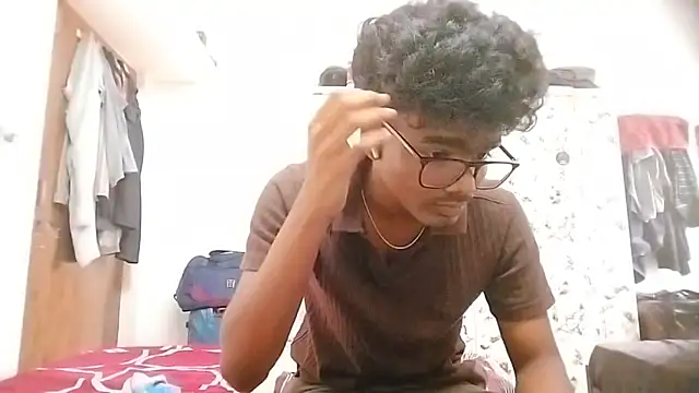 Snapshot of Rahulisagoodguy chatting on October 11, 10:14 am Rahulisagoodguy online show from October 11, 10:14 am