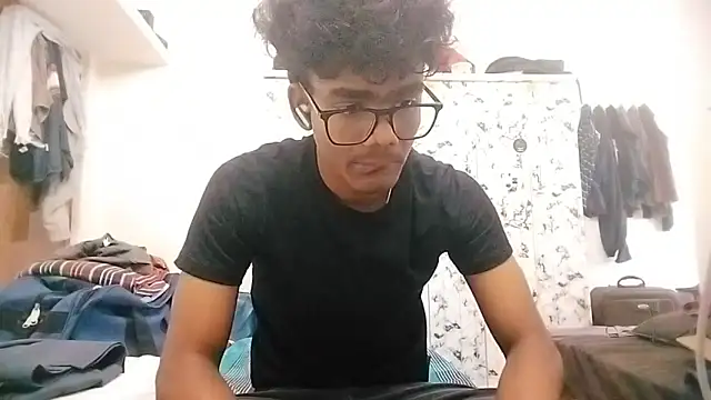 Snapshot of Rahulisagoodguy chatting on October 16, 6:03 am Rahulisagoodguy online show from October 16, 6:03 am