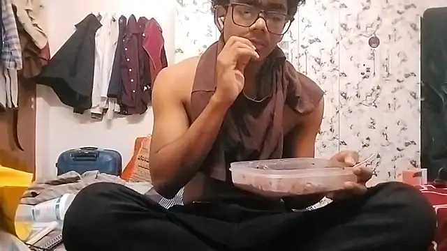 Snapshot of Rahulisagoodguy chatting on December 1, 10:53 am Rahulisagoodguy online show from December 1, 10:53 am