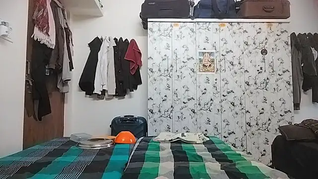 Snapshot of Rahulisagoodguy chatting on December 19, 11:50 am Rahulisagoodguy online show from December 19, 11:50 am