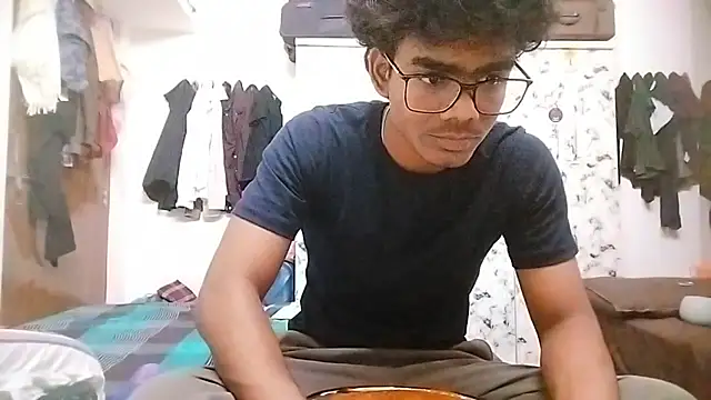 Snapshot of Rahulisagoodguy chatting on December 20, 5:31 pm Rahulisagoodguy online show from December 20, 5:31 pm