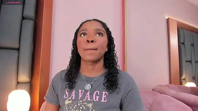 LisaMendez online show from March 26, 11:43 pm