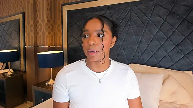 LisaMendez online show from July 17, 11:31 pm